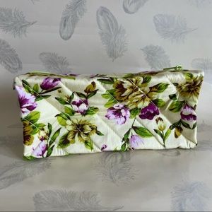 Makeup bag in floral print